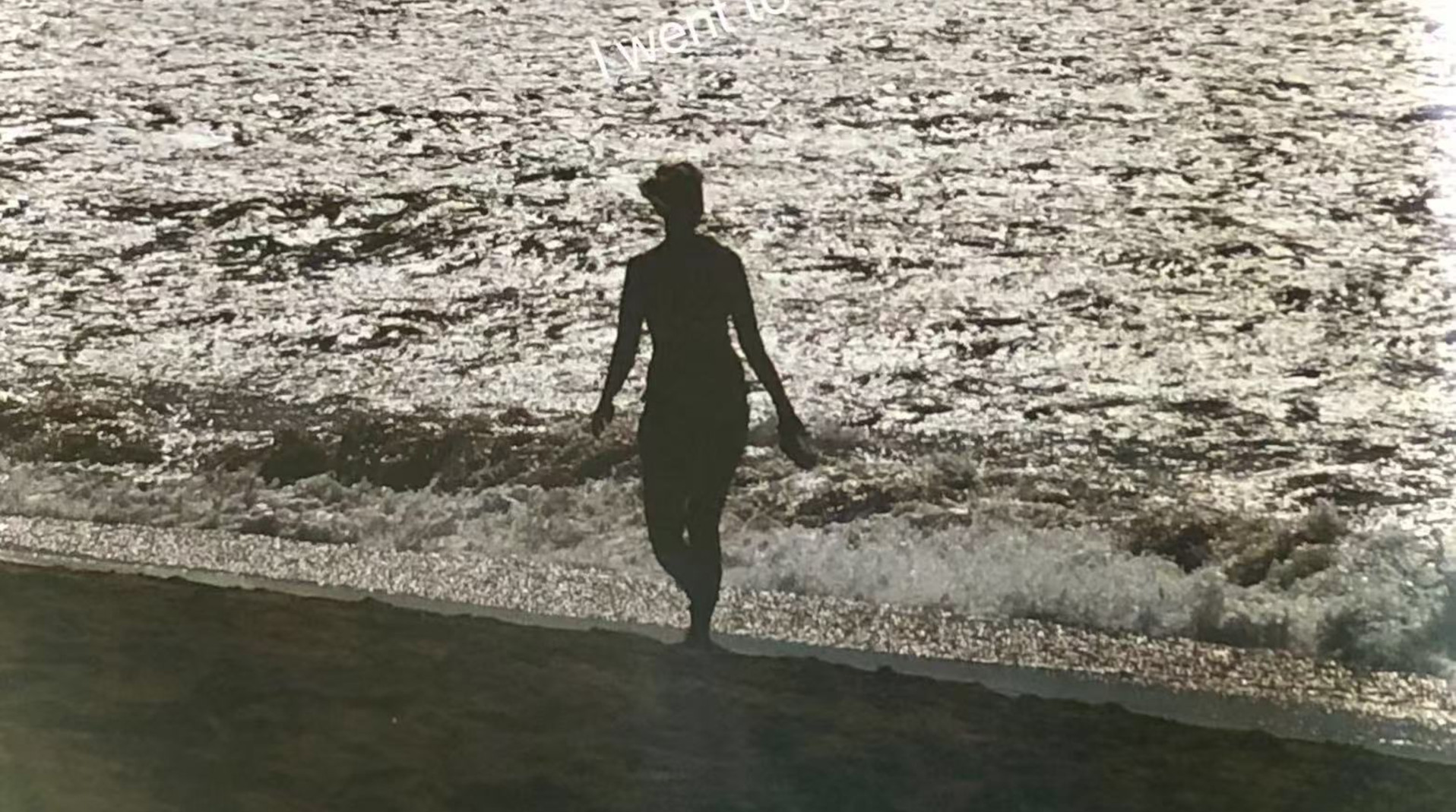 水着のまま海へ</br>XXUFO